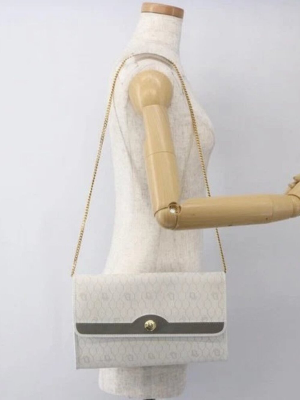 Christian Dior Honeycomb Canvas Chain Shoulder Bag PVC White Gold Auth 173462 - Picture 13 of 15